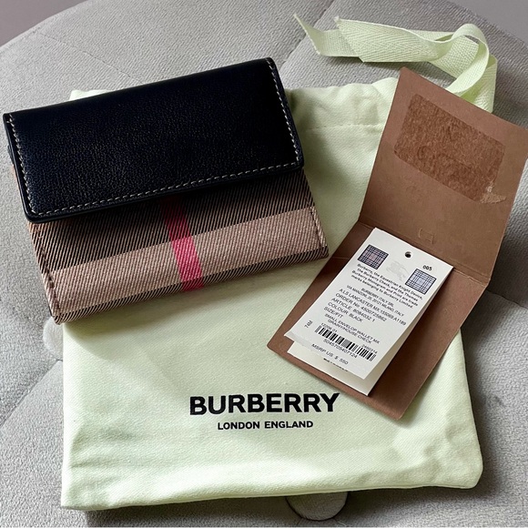 Burberry Check Trifold Wallet in Black - Picture 11 of 11